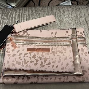 NWT Set of 3 Detachable Wristlets Jones New York